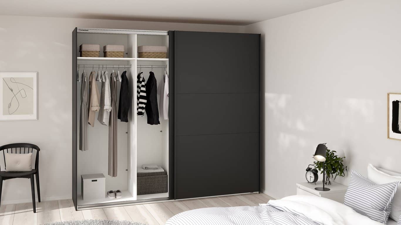 Como skyvedørsgarderobe 245x220cm - bilde 2 av 3